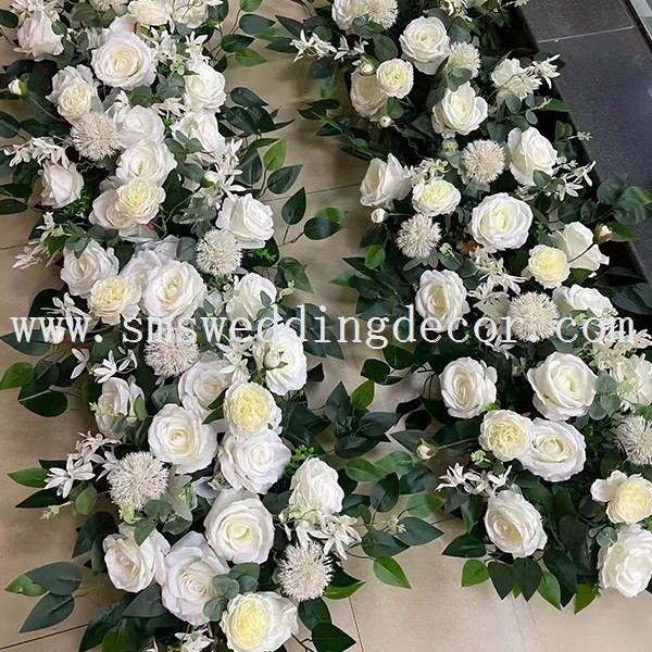 floral table runner for weddings
