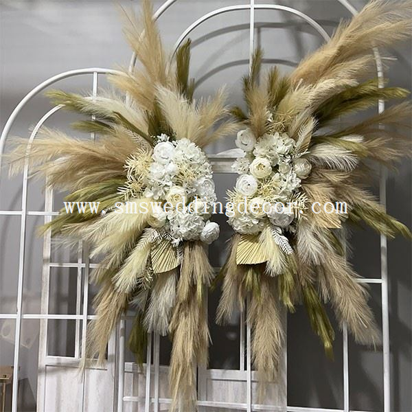flower arrangements for outdoor wedding ceremony