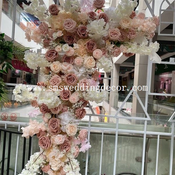 pink and white wedding flower arrangements